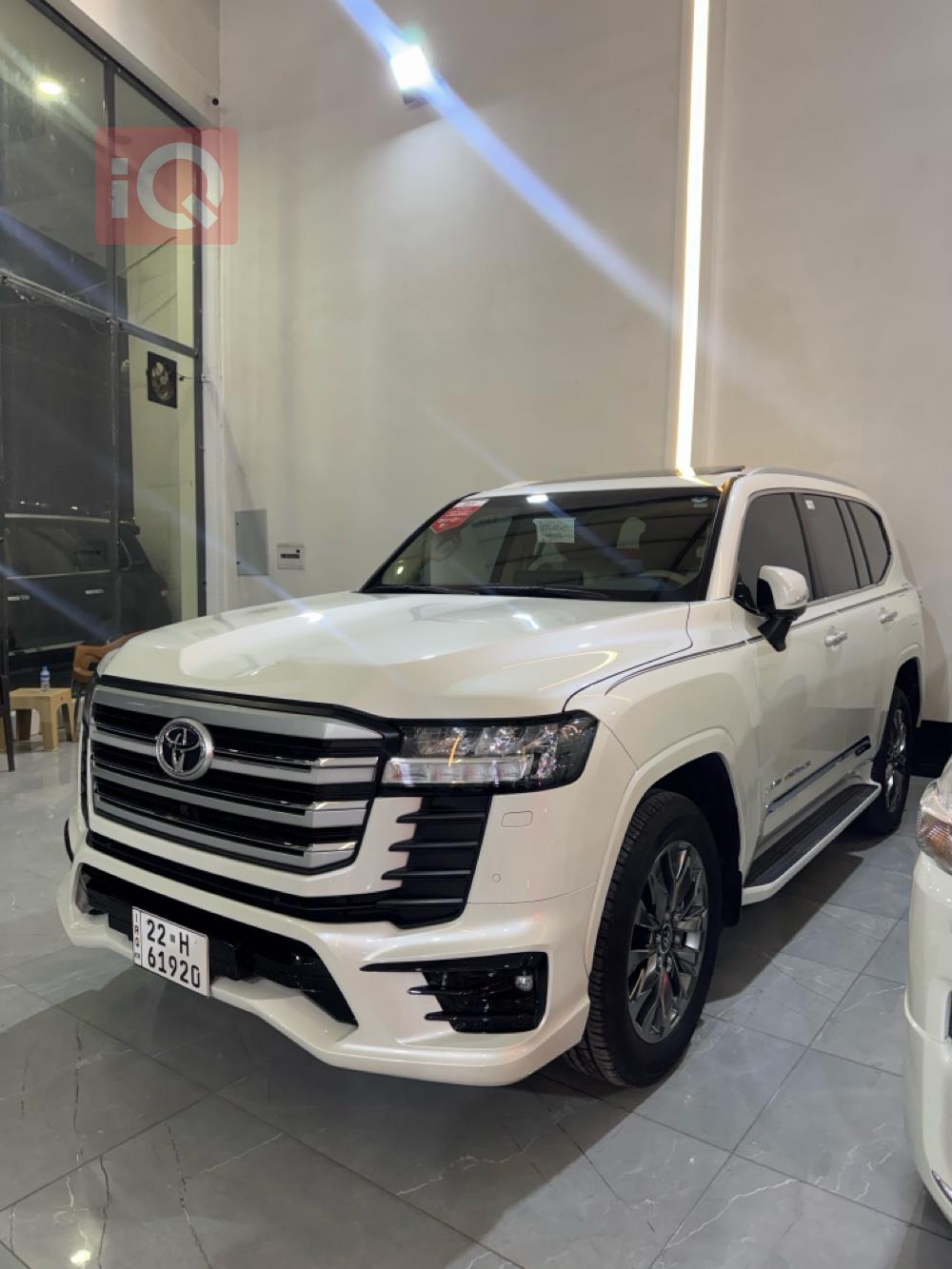 تۆیۆتا لاند کروزەر